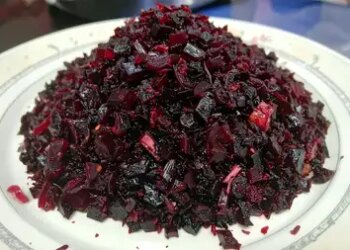 Magical red gum extracted from Palash tree nourishes the body from within.