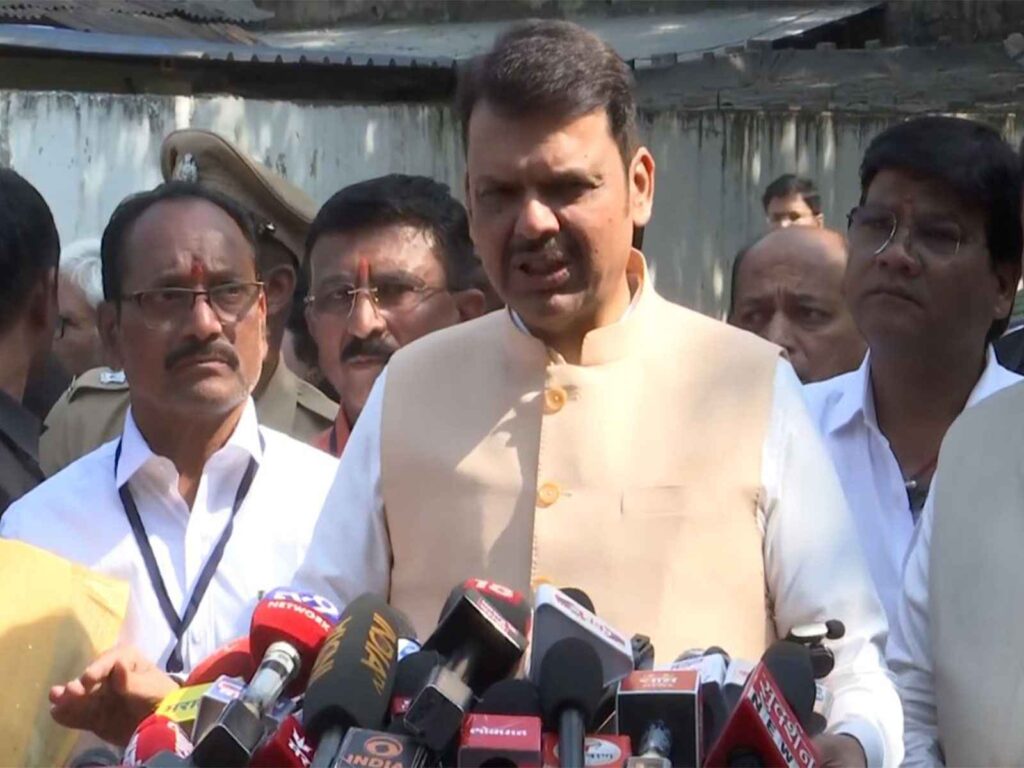 Maharashtra Elections: Fadnavis' response to Raj Thackeray's allegations, said - 'It is wrong to create ruckus on everything'