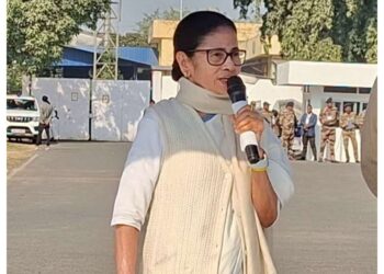 Mamata Banerjee blames BJP for violence against migrant workers, says "they are killing our people"