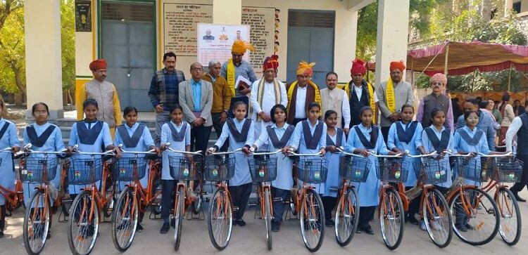 Mega PTM organized in Pali district, Cabinet Minister Kumawat present