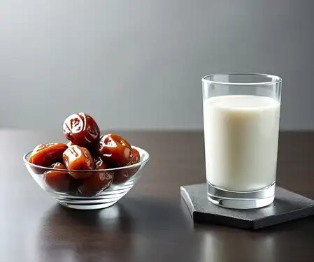 Milk and dates: Ayurvedic power combo to remove weakness of the body.