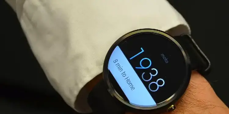 Motorola's blast: Moto Watch coming to India soon!