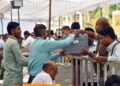 Municipal Corporation Elections: Voting continues in Maharashtra, everyone from Thackeray family to Fadnavis and film stars cast their votes.