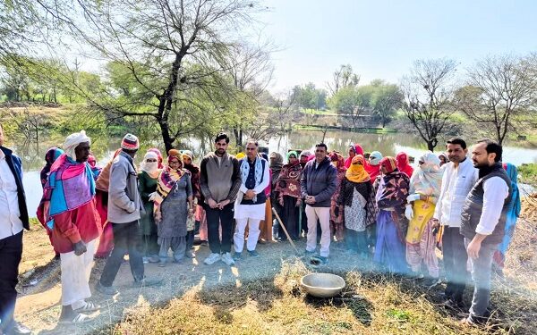Nangliya: Labor dialogue under MNREGA Bachao Sangram, Sanjay Yadav termed the policies of the central government as anti-labor.