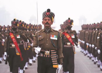 'Our soldiers are symbols of selfless service': PM Modi and President Murmu's message on Army Day