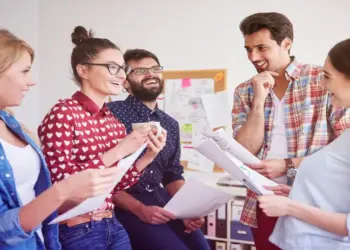 Personality Traits: Your attire tells what kind of person you are, people notice these 7 things first