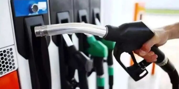 Petrol Diesel Price Today: Petrol and diesel prices updated early in the morning, know whether it is expensive or expensive in your city.