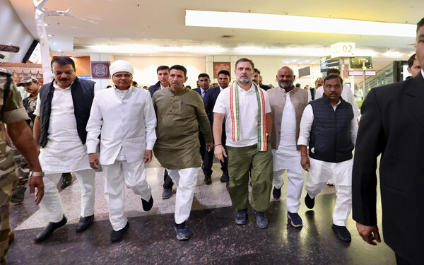 Rahul Gandhi reached Indore: Met people affected by contaminated water in Bhagirathpura.