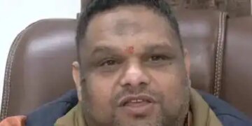 रेलवे ने बताया, ट्रेनों में नॉनवेज खाने के लिए हलाल सर्टिफिकेशन की बाध्यता नहीं : प्रियंक कानूनगो