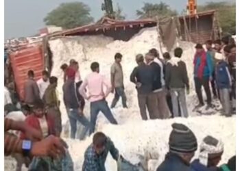 Rajasthan: 3 killed, 8 injured as truck laden with cotton overturns in Bundi; Om Birla met the injured