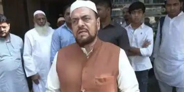 SP leader Abu Azmi wrote a letter to CM Devendra Fadnavis, placed this demand