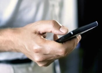Say bye-bye to the tension of theft, with the new features of Android phone the device will always be safe.