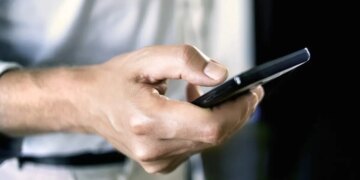 Say bye-bye to the tension of theft, with the new features of Android phone the device will always be safe.