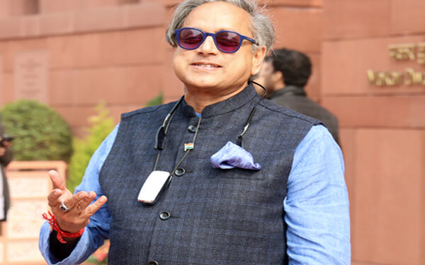 Shashi Tharoor's distance from the high command meeting on Kerala elections, displeasure over insult in Mahapanchayat