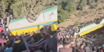 Sirmaur: Major accident in Haripurdhar, bus fell into ditch, 14 dead, 35 injured