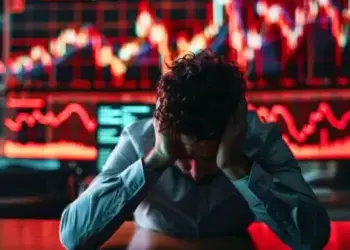 Stock Market Closing: Selling dominated the stock market on the first day of the week, Sensex fell by 322 points, Nifty also down by 78 points.