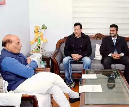 सुधांशु पांडेय ने राजनाथ सिंह से की मुलाकात, बोले- उनके विचारों में अद्भुत दूरदर्शिता