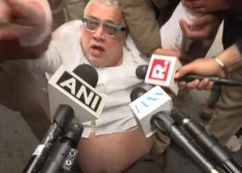 TMC angry over ED raid: MPs protest in Delhi, Mahua Moitra and Derek O'Brien detained