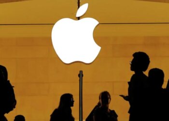 Tech giant Apple in trouble! Due to Siri flaw, users will have to pay Rs 869 crore, know the whole matter