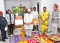 The Governor offered prayers at Raj Rajeshwar Temple, wished everyone well.