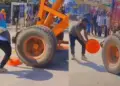The guy gave such a demo of guarantee of plastic tub, people said - this is the real Made in India power