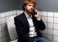 The habit of using mobile in toilet will spoil health, body will become home of diseases.