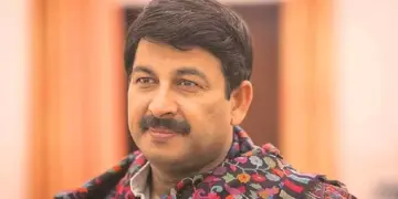 Theft of Rs 5 lakh in Manoj Tiwari's house, lock opened with duplicate key, former employee arrested