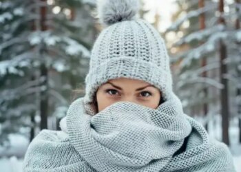 These habits are harmful for your hair during winter season, do not make these mistakes at all