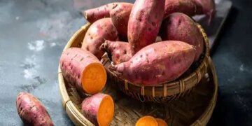 This combination of roasted sweet potatoes and winter will give new energy to the body, medicine for eyes and digestion.