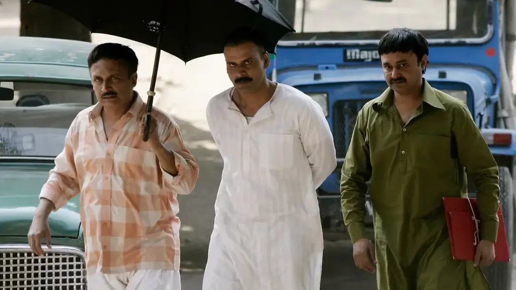 Warish of Gangs of Wasseypur is sitting in Dubai without Visa, UAE confiscated his passport.
