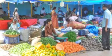 Wholesale inflation in India increased to 0.83 percent in December, prices of food items did not increase.