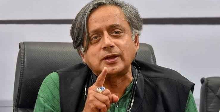 Why did Shashi Tharoor refuse to apologize amid speculations of differences with the Congress high command?