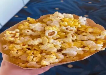 You feel hungry again and again in winter, know which is better for you between chips or popcorn.
