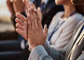You will be shocked to know the benefits of clapping for 15 minutes every day, the cure for many diseases is hidden in it.