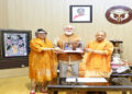 Renowned American Vedic scholar met CM Yogi in Lucknow