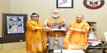 Renowned American Vedic scholar met CM Yogi in Lucknow
