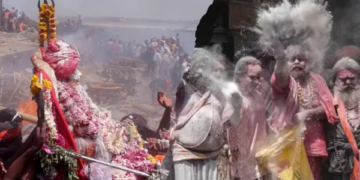 Controversy heated up on Holi of Masane: Kashi Vidvat Parishad said - against the scriptures, violation of decorum... Organizers also retaliated