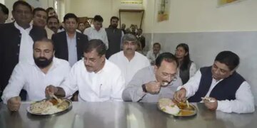 25 more Atal canteens inaugurated in Delhi, ministers dined with people