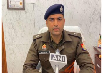 Agra: Speeding container truck collides with auto-rickshaw, 6 dead