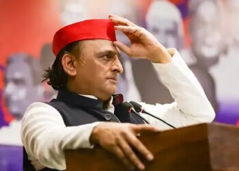Akhilesh angry over Shankaracharya's FIR, says he is humiliating him by bringing out 20 year old case