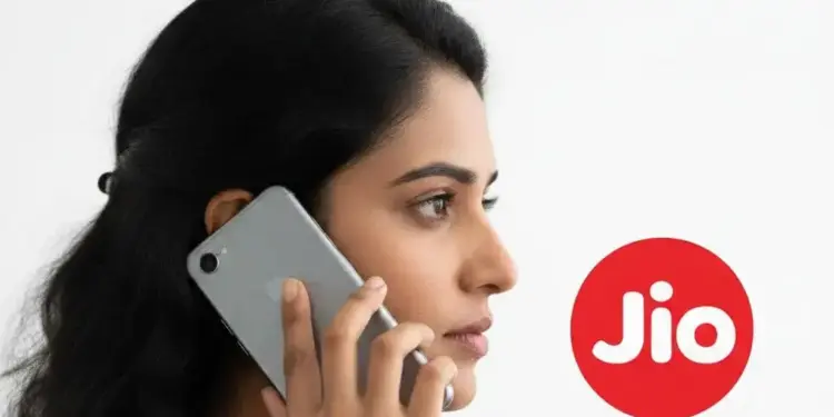 Amazing feature for Jio users! You will know in a jiffy whether someone else is listening to your call.