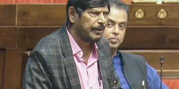 बजट पर राइमिंग अंदाज में बोले आठवले: