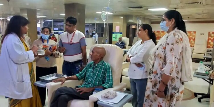 Central Government's new Cancer Scheme: Now easy chemotherapy facility will be available at the district level also, know how it will help