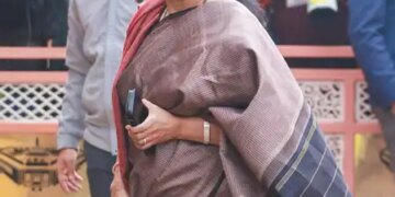 DMK and CPI(M) leaders called the budget disappointing, accused of ignoring Kerala-Tamil Nadu