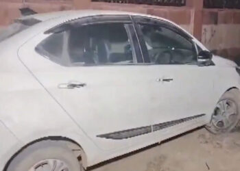Delhi: Three bodies found inside a car on Peeragarhi flyover, police suspect suicide
