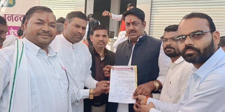 General meeting of Saini (Mali) community regarding assembly siege on 25 February, decision to travel to Jaipur by buses.