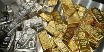 Gold-Silver Price Update: Rise in gold prices but fall in silver, check the rate of your city here before buying.
