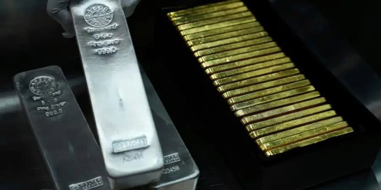 Gold-Silver Price Update: Tremendous rise in the market, gold rose by ₹ 3,000 and silver became costlier by ₹ 15,000, know the latest price