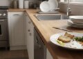 Having these 4 things in the kitchen including stale bread will make you lose your luck! Money will never stop, give it out today itself