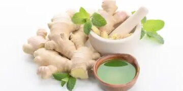 Healthy drink of basil-ginger: Boosts immunity and brings natural glow on the face.